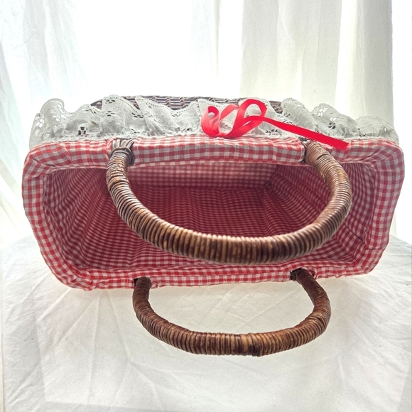 Adorable Vintage Basket Handbag - Picture 8 of 10